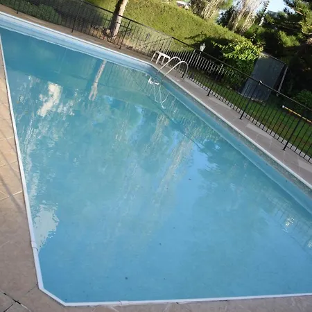 Raise Cosy With Pool In Apartment *